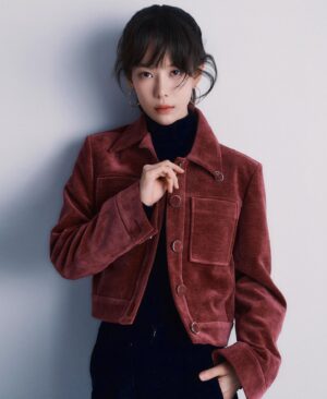 Ha Da-in Instagram - CHAEnewyork @chae_newyork 
#채뉴욕 

photographer_ 이나일
make-up_ 김보라 
hair_ 김재하 
stylist_ 탄은지
fashionfilm director_ 양현우 
gaffer_ 최범석(fashionfilm), 박영민(photo)
brand_ 채뉴욕 유채윤, 이마리