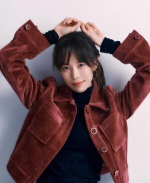 Ha Da-in Instagram - CHAEnewyork @chae_newyork 
#채뉴욕 

photographer_ 이나일
make-up_ 김보라 
hair_ 김재하 
stylist_ 탄은지
fashionfilm director_ 양현우 
gaffer_ 최범석(fashionfilm), 박영민(photo)
brand_ 채뉴욕 유채윤, 이마리