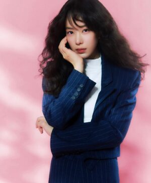 Ha Da-in Instagram - CHAEnewyork @chae_newyork 
#채뉴욕 

photographer_ 이나일
make-up_ 김보라 
hair_ 김재하 
stylist_ 탄은지
fashionfilm director_ 양현우 
gaffer_ 최범석(fashionfilm), 박영민(photo)
brand_ 채뉴욕 유채윤, 이마리