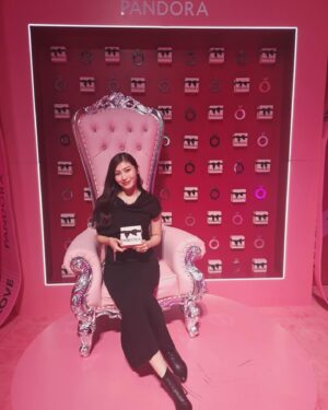 Haruka Tateishi Instagram - Red Velvet x PANDORA シークレットコンサートにお邪魔して来ました💎✨

大好きなレッドベルベットさんとパンドラの世界観に包まれて幸せな時間でした🫶

一つ一つのチャームがとっても可愛くてまた好きなチャームを仲間入りさせるのが楽しみです💓

素敵な時間をありがとうございました💎😊

@theofficialpandora
#パンドラジュエリー
#Pandora 
#PR