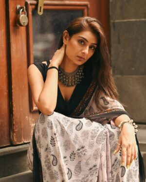 Hemanshii Ruparel Instagram - featuring @hemanshii_ruparel 
photographer @dhruvofficial94 

#shoot #shoots #photoshoot #portraitphotography #portraitshoot #portraitmode #portraitvision #portraitmood #nikon #nikonphotography #mumbai #mumbaimodel #model #fashion #fashionshoot #fashionista #modelingshoot #style #fashionblogger #fashionista #conceptshoot #naturallights #portraitindia #mumbaiportraits #instagram #lastcoverphotography #lastcovershot #portraits #fashionable #indianmodel #instashootout