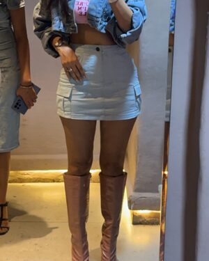 Hemanshii Ruparel Instagram - Yah you read it right 💕

#newpost #richierich #lookoftheday #miniskirt #denimstyle #denimondenim #kneehighboots #instagramer #fashiongram #style #igdaily