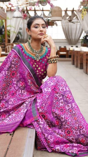 Hemanshii Ruparel Instagram - Kutchi heritage, woven with love. ❤️ #KutchiStyle

MANNS LEGACY👑 by 
KALPANA DOSHI 
CONTACT :  91 97278 02631
#TraditionalAttire #ColorfulElegance”#FashionDiaries #EthnicWear #DesiVibes #LehengaLove #IndianFashion #StyleInspiration #OOTD #Fashionista #CulturalFashion #BollywoodStyle #EthnicChic #FashionGoals #InstaFashion #StyleInspo #TraditionalOutfit #FestiveWear #Glamour #FashionBlogger #ElegantStyle #VibrantColors #FashionAddict