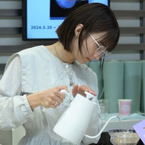 Himena Tsukimiya Instagram - いつも応援してくださる皆様へ

2024年、本当にありがとうございました！！😊

私にとって2024年は、目まぐるしく、挑戦と成長の連続の1年でした。
そんな中で、皆様の温かい応援と支えがなければここまで来ることはできませんでした。改めて、心から感謝申し上げます。

「目の前の人に活力を与え続けることで、この世界の愛の総量を増やしたい」という想いを胸に、日々活動しています。
ですが、まだまだ経営者としても人としても未熟で、至らない部分も多々ありました。。

2025年はさらに成長し、この想いを形にしていくために全力で挑戦していきます！！🐒

2024年に応援してくださった皆様への感謝の気持ちは、決して忘れません。

これからも、その期待に応えられるよう努力を続けるとともに、皆様のことも全力で応援していきます！！！

ぜひ、一緒に自分たちの夢や目標を形にしていきましょう！

それでは、どうぞ良いお年をお迎えください。
2025年も、どうぞよろしくお願いいたします。😊

山田姫奈
