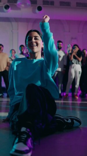 Iman Esmail Instagram - Ankhiyon Se Goli Mare in NYC 😉 - thank you for bringing so much love and energy to this workshop! Much appreciation to you all ♥️

What song should I choreograph to next?! Give me some song suggestions in the comments below ✨

Choreography: @imanvi1013 🙋🏽‍♀️
🎥: @thezurisaddai