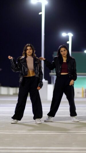 Iman Esmail Instagram - Hai hai 🤗

dancers: @tanya_thanawa @imanvi1013 
dc: @yasshkadamm @shanayamakani 
🎥: @justin.corbo
🎶: @farooqgotaudio