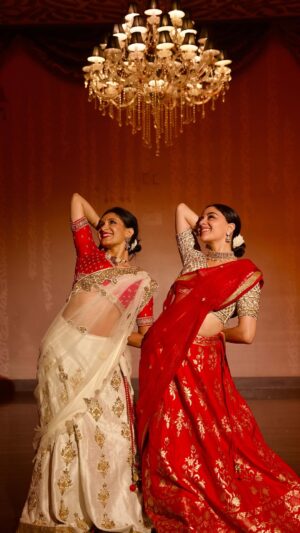 Iman Esmail Instagram - ✨ Dola Re ✨ 

👯‍♀️: @imanvi1013 @meghnac3 
Outfits: @frontierheritage - thank you for helping us recreate this classic ❤️
🎥: @redllama.media 
Studio: @dynamic_ballroom