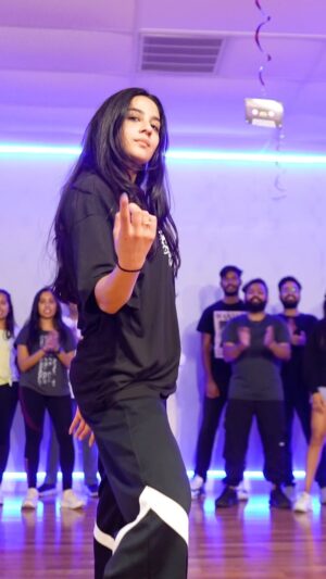 Iman Esmail Instagram - Pasoori in Dallas 🫶🏽

thank you for everything, Dallas - I can’t wait to come back 💕

Choreography: @imanvi1013 🙋🏽‍♀️
🎥: @kennynguyenproductions