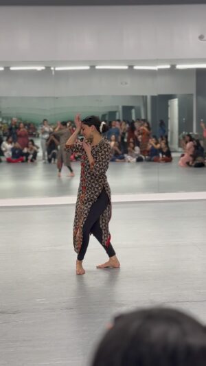 Iman Esmail Instagram - A little snippet of Chand Sifarish✨💘

choreography: me 🙋🏽‍♀️