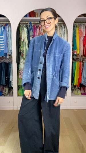 India de Beaufort Instagram - I’ve posted a link to 24 vintage chore coats similar to mine in my stories ( it’ll be in my DEC highlights after today ) and links to pretty much everything else i’m wearing except for the bralette which is an oldie from @gap. The platinum sneakers have a 20% off discount code with the link so don’t miss that and I even linked the elastic shoe laces because they’re the best thing that ever happened. Happy holiday limbo all! ( The days between Xmas and new years always feel like they’re not actual days of the year to me. Like they’re freebies or something 🤷‍♀️💃♥️. Love to all, IdB ♥️♥️♥️ #style #streetstyle #vintagestyle #grwm #fashion