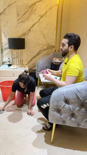 Insha Ghai Instagram - Kaun kaun pareshaan hai?
#bornoninstagram #feelitreelit #funnyreel #comedyreels #comedy #couplecomedy #funnyvideos #meme #fummymeme #couplegoals #coupleofinstagram