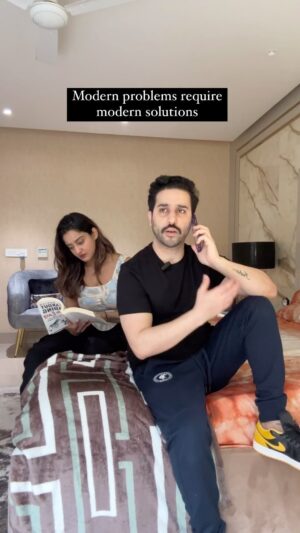 Insha Ghai Instagram - Those who don’t know 🤡 Those who know 💀 
#bornoninstagram #feelitreelit #feelkaroreelkaro #funnyreels #funnyvideos #funnymemes #funnyshit #meme #trend #thosewhoknow #funnycomedy #comedyreels #funnycouples #comedycouple #couplegoals