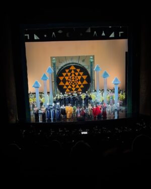 Irina Dvorovenko Instagram - What a wonderful family night at the Metropolitan Opera! The Magic Flute is truly magical🪈🦜👸✨#chassétogetherforlife #family #love #holiday