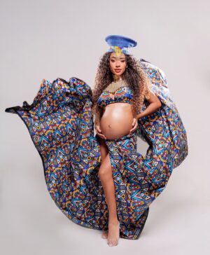 Isadora Salles Instagram - Tem que ter Asé ✨

Produção @zuhrimodaafro 
Direção e fotografia @daluz_jef 

Marcando 33 semanas da minha Garotinha cheia de Mel e Dendê 😮‍💨🤎