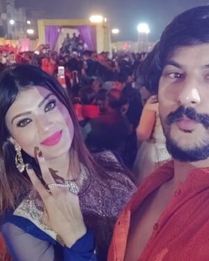 Ishita Vyas Instagram - ‭mere yaar ki shaadi Hai 🤪💐