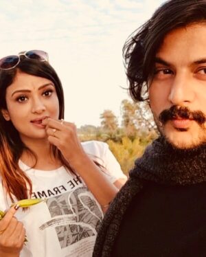 Ishita Vyas Instagram - She loves good vibes,warm sun ,wild waves,kind words,freedom to be herself....flow,hustle,dreams...water and lots of food and vegetables 🍅🤗🤪#Mp#bliss #loveyourself