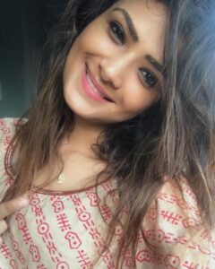 Actress Ishita Vyas HD Photos and Wallpapers May 2020