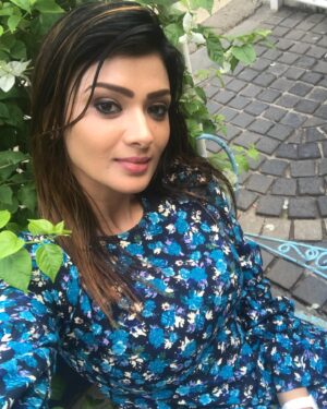 Ishita Vyas Instagram - Sun day fun day 🤪😂😂