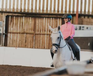 Jade Affleck Instagram - This has got to be probably one of the BEST experiences of my life! Bentley was an absolute Dream from start to finish! 🦄The smile on my face says it all! Absolutely INCREDIBLE!🥰 
EPISODE 4 OF THE MOCHARA ALL STAR ACADEMY IS ON H&C  NOW! 
📸Photo credits to @tillyberendt