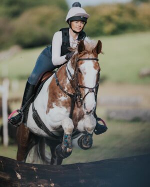 Jade Affleck Instagram - Episode 5 of the Mochara All Star Academy is on H&C  Now!! This was probably my favourite lesson of the week and it was certainly Eddies too! 🥰Its not every day you get a cross country lesson with @laura_collett 🙈🦄