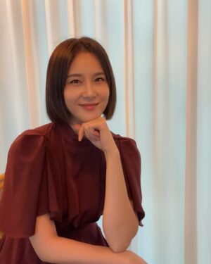 Jang Ga-hyun Instagram - 🎄 #메리크리스마스 
모두 즐거운 성탄절 보내세요~🥰🤗