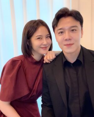 Jang Ga-hyun Instagram - 🎄 #메리크리스마스 
모두 즐거운 성탄절 보내세요~🥰🤗