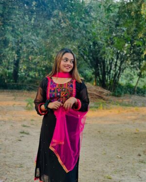 Jannat Toha Instagram - Dress: @roja_fashion_brand ❤️
