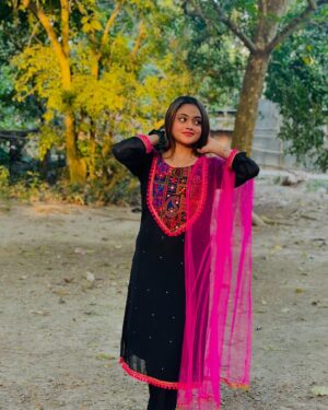 Jannat Toha Instagram - Dress: @roja_fashion_brand ❤️