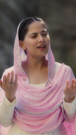 Jaya Kishori Instagram - Tu Hove Angg Sang Malka Tu Hove 🙏🙏
