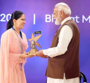 Jaya Kishori Instagram - AND THIS HAPPENED TODAY 🤩

Won the National Creator Award for the “Best Creator For Social Change” by our honourable Prime Minister 
Shri @narendramodi Ji 🙏🏻

Thank you everyone for all the love and support you have always showered upon me. I would try my level best to continue this work and much more ahead throughout my life. 

Because the day you start living your life in a way that brings positive change towards the society even a tiniest one, it is the same DAY you have started your spiritual journey 😇

#jayakishori #motivationalspeaker #mygov #narendramodi #primeminister #makeinindia #nationalcreatorsaward #change #award
