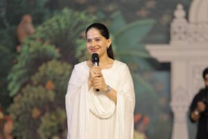 Jaya Kishori Instagram - एक सुंदर मुलाक़ात ♥️🌸

@bhaktipath ji आप अद्भुत है 🙌🏻

@bpraak ji @meera_bachan ji इस आदरणीय निमंत्रण के लिए धन्यवाद 🤗

#jayakishori #bpraak #indreshupadhyayji #bhaktipath #katha #happiness #bliss #celebration #spirituality #harekrishna