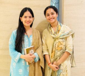 Jaya Kishori Instagram - एक बात समझ आई कि व्यक्ति जब भीतर से सुंदर होता है तो बाहर की चमक के लिए कुछ लगाने की आवश्यकता नहीं होती ! @iamjayakishori जी से मिलकर कुछ ऐसा ही प्रतीत हुआ 🤍 ….ईश्वर की बहुत कृपा है आपके ऊपर …..आपके शब्दों ने , आपके व्यक्तित्व ने,आपकी सरलता और कोमलता ने आपको और सुंदरता प्रदान की है ! 🦋