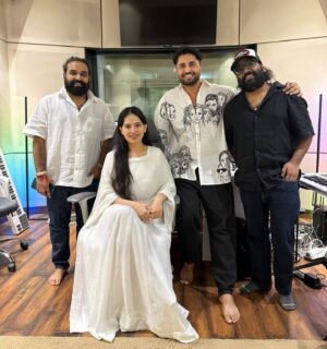 Jaya Kishori Instagram - After the great love and blessings we got for
“So Dukh Kaisa Paave” 🧿

We are coming back with another one on 
@unityrecords.india ♥️🌸

Canttt waittt 😍
Stay tuned for the next update 🥳

Thank you again for all the love you guys have given to 
“So Dukh Kaisa Paave” 

Always Grateful 🙏🏻🧿

#jayakishori #jassiegill #spiritual #bhajan #newsong #unityrecords #sodukhkaisapaave #punjabi