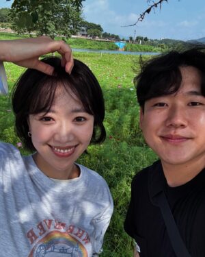 Jeon Hye-jin Instagram - 뻥 차인 날 날씨는 맑았네☀

#Tvn #9:20 #사외다