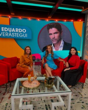 Jessica Cerezo Instagram - Detrás de cámaras en @hoydia @telemundo con @jessicacerezo14 @ginaulmos .
.
#bts #pragency #entrevistas