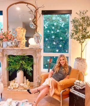 Jillian Warry Barberie Instagram - So grateful this Christmas for my beautiful children, Ruby and Rocco, and the cozy home where we can celebrate together as a family. My heart is full of gratitude for our health, love, and the little moments that make this season so special. Wishing everyone a joyful and peaceful holiday filled with warmth and love! ❤️🎄❄️☃️ #gratitude