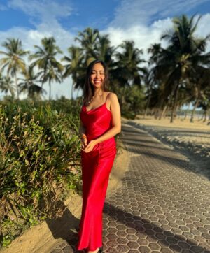 Kaashvi Hiranandani Instagram - batao apka favourite colour kya hai? 😘 #kaashplays 
.
.
.
.
.
. 
#explore #ootd #bgmi #s8ul #trending #travel #fyp #dress