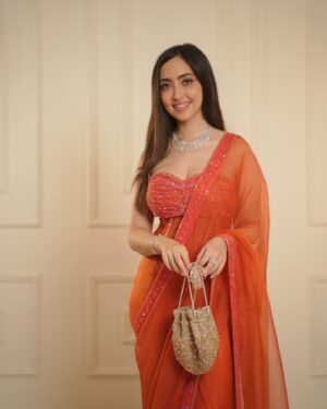 Kaashvi Hiranandani Instagram - what am i looking like? 😋🧨 #kaashplays #diwali 

styled by @srikabadkar 
wearing @whacq 
jewellery @aquamarine_jewellery
make up @makeupbyjyotsna 
shot by @rhugvedddd_ 

.
.
.
.
#fyp #bgmi #explorepage #s8ul #festival #saree #indianwear