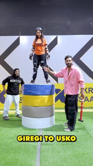 Kaashvi Hiranandani Instagram - Dil behlaneee k liye perfect pass likhdooo Acha lagega 😂♥️

baki New video 1 pm this Sunday . And believe me it’s gonna be super crazy♥️ ITS GONNA BE @scoutop VS @kaaashvi for Rs2 lakh♥️