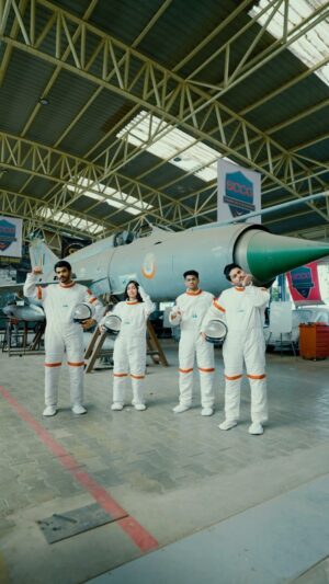 Kaashvi Hiranandani Instagram - Presenting Team S8UL🚀
#redbullsoapboxrace 
.
.
.
.
.
.
.
.
.
.
.
#snaxgaming #regaltos #kaashplays #jokerkihaveli #redbull #redbullindia #insta #instareels #reels #reelitfeelit #reelkarofeelkaro #gamer #reelsinstagram #instalike