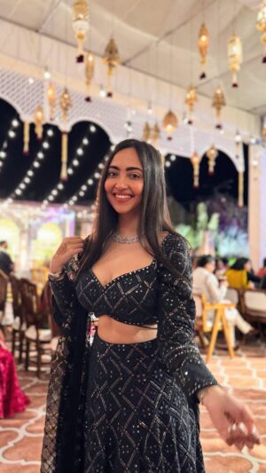 Kaashvi Hiranandani Instagram - 🚶🏻‍♂️—> 💃🏻✨
.
.
.
.
.
#kaashplays #s8ul #explore #indianwedding #bgmi #youtuber #lehenga #transitionreels #kaashvi #fyp #reelkarofeelkaro