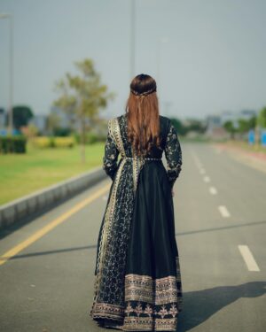 Kanwal Aftab Instagram - Me & mine 🥹♥️ 

👗 @amnaaftabofficial 
📸 @sistaclicks 

#kanwalzulqarnain #kanwalaftab #zulqarnainsikandar #blessed #foryou #alhumdulilah #couplegoals