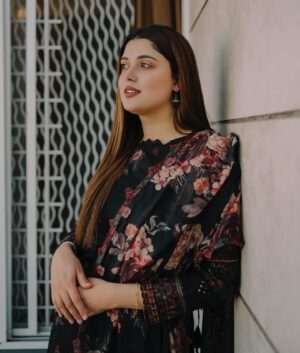 Kanwal Aftab Instagram - I love you nano mama & my jaan aizal 🫀🫀

👗 @iznikfashion 
📸 @executive.clicks 

#kanwalzulqarnain #kanwalaftab #blessed #alhumdullilah #motherdaughter #motherday