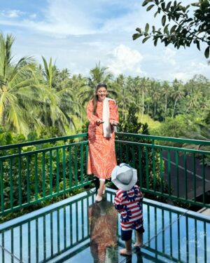 Kanwal Aftab Instagram - Sukar Alhumdulillah for everything 🫶🏻🫶🏻

#kanwalzulqarnain #kanwalaftab #zulqarnainsikandar #aizalzulqarnain #blessed #alhumdulilah #goals #family #vacation #bali #alasharumbali #swing