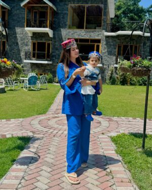 Kanwal Aftab Instagram - پہاڑوں کی قسم 🫀

📍 @thespruceresorts X @mytrip.pk 

[kanwalzulqarnain, kanwalaftab, aizalzulqarnain, trip, Pakistan, northern, blessed, motherdaughter]