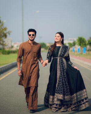 Kanwal Aftab Instagram - Me & mine 🥹♥️ 

👗 @amnaaftabofficial 
📸 @sistaclicks 

#kanwalzulqarnain #kanwalaftab #zulqarnainsikandar #blessed #foryou #alhumdulilah #couplegoals