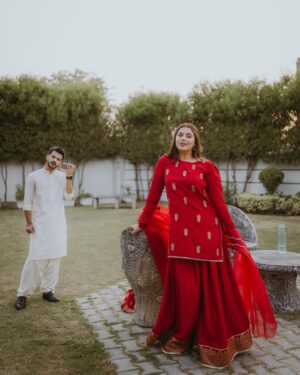Kanwal Aftab Instagram - Bakra Eid Mubarak 🐐

Our Attite @amnaaftabofficial 
📸 @adil_bajwa_ 

 #kanwalzulqarnain #zulqarnainsikandar #aizalzulqarnain #kanwalaftab #eidmubarak #bakraeid