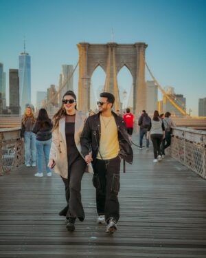 Kanwal Aftab Instagram - Can I go where you go? Can we always be this close, forever
and ever ? 🫀🫀

[ kanwalaftab, kanwalzulqarnain, aizalzulqarnain, zulqarnainsikandar, goals, familygoals, blessed, brooklynbridge, newyork ]