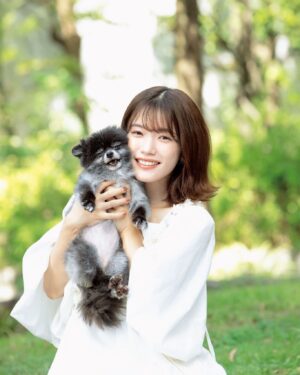Karen Miyama Instagram - 今月はむすびが大活躍。
ドラマに続き、雑誌もデビューしました☺︎

オフショットも添えて。

福島で無料配布されています！
https://collar-fukushima.com/

#Collarふくしま さんありがとうございました！🍙