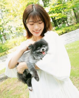 Karen Miyama Instagram - 今月はむすびが大活躍。
ドラマに続き、雑誌もデビューしました☺︎

オフショットも添えて。

福島で無料配布されています！
https://collar-fukushima.com/

#Collarふくしま さんありがとうございました！🍙